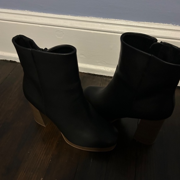 Boots - Picture 2 of 3